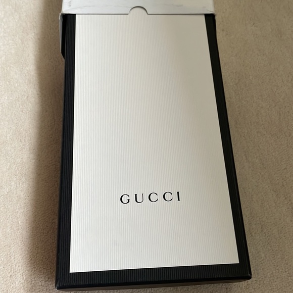 GUCCI MARMONT all around top zip wallet. - Picture 14 of 16